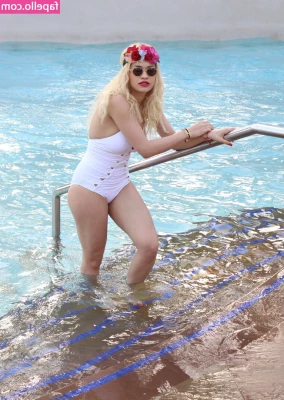 Rita Ora [ rita-ora ] - Send me tips to help me keep up on my gym membership