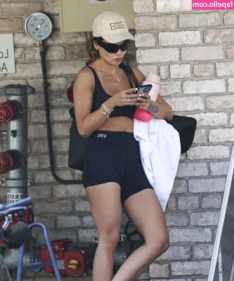 Rita Ora [ rita-ora ] - just here to show u my gym pump