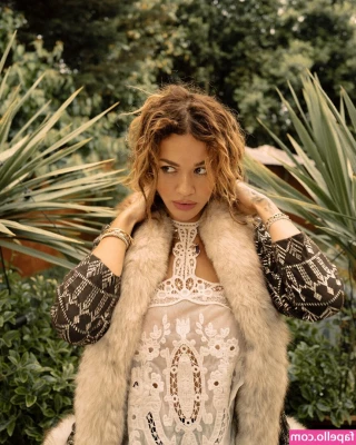 Rita Ora [ rita-ora ] - swipe ---->