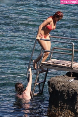 Rita Ora [ rita-ora ] - Think I can bounce a coin off of it?