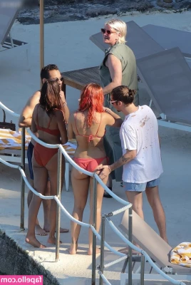 Rita Ora [ rita-ora ] - Fresh pedi
