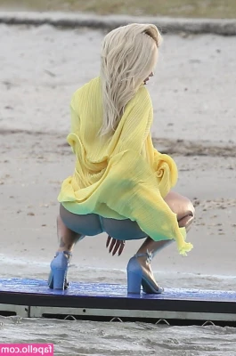 Rita Ora [ rita-ora ] - Ola from the canaries