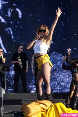 Rita Ora [ rita-ora ] - Well look who joined our party! @ericdikkersun @bunnydelacruz69