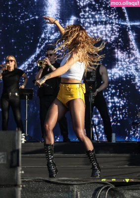 Rita Ora [ rita-ora ] - Ofcourse i let the machine play in my mouth as well part 1