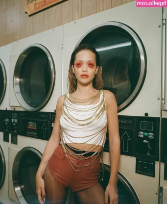 Rita Ora [ rita-ora ] - Would you walk me on my leash