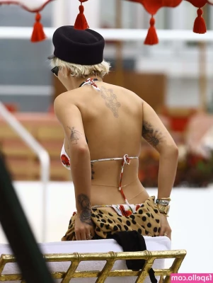 Rita Ora [ rita-ora ] - I was cleaning house but he just wanted to play w my asshole. Full