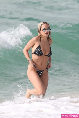 Rita Ora [ rita-ora ] - Get in the van!  Hot sweaty wank in the back of my work van with part 1