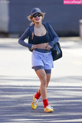 Rita Ora [ rita-ora ] - Get in the van!  Hot sweaty wank in the back of my work van with