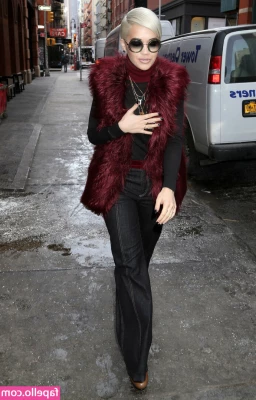 Rita Ora [ rita-ora ] - Tis the season to be jolly with 30% off my premium page @lucytodayy,