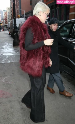 Rita Ora [ rita-ora ] - Hey guys I had a little interruption on my routine here... Me moments part 1