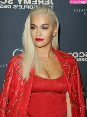 Rita Ora [ rita-ora ] - Just got out of the shower and checked on the twins👀😊 Still