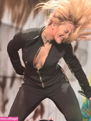 Rita Ora [ rita-ora ] - Cute new set