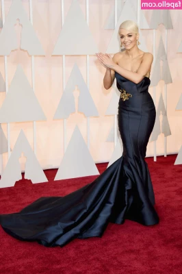 Rita Ora [ rita-ora ] - But first let me take a selfie