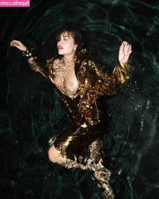 Rita Ora [ rita-ora ] - More cute poses I’m experimenting with 💃🏻
