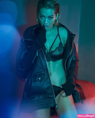 Rita Ora [ rita-ora ] - Mañana subiré videitos con mi bikini nuevo 💦