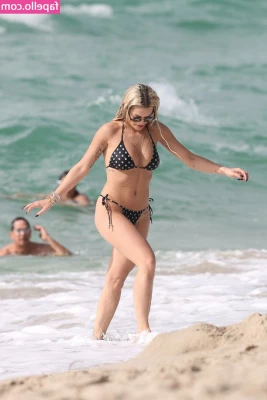 Rita Ora [ rita-ora ] - Nico Nico Hello ☀️ Lifting the ban on masturbation for 5 days!