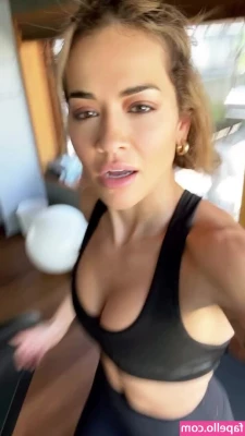 Rita Ora [ rita-ora ] - Tight little dress 💃🏻