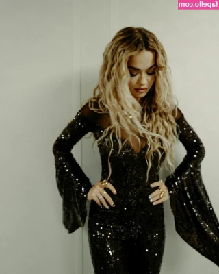 Rita Ora [ rita-ora ] - Red hot 😎