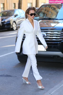 Rita Ora [ rita-ora ] - Toe fetish