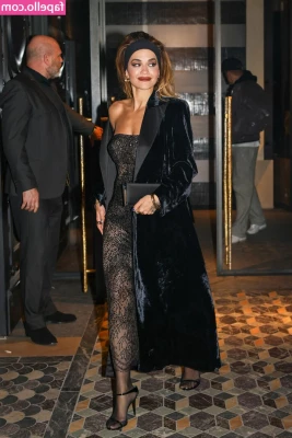 Rita Ora [ rita-ora ] - HO HO HO! Or whatever Santa said 😂