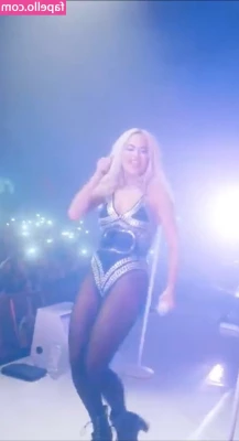 Rita Ora [ rita-ora ] - Subscribe to see some hot dildo and squirting action  first 20 to