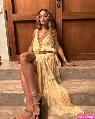 Rita Ora [ rita-ora ] - Which is better 1 or 2? 🧐 uncensored is in your inbox! 😘😘