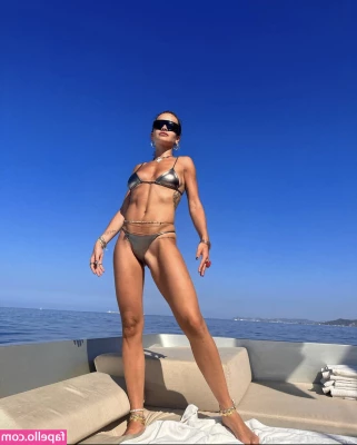 Rita Ora [ rita-ora ] - lick it 👅👅👅