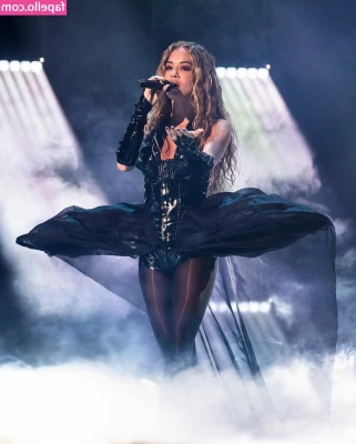Rita Ora [ rita-ora ] - Last couple of pics from this little mini selfie set  I hope you have