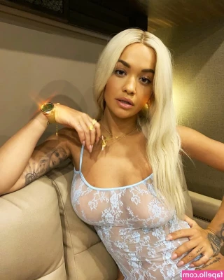 Rita Ora [ rita-ora ] - Your core is about to get really toned with these🥵💪🏻