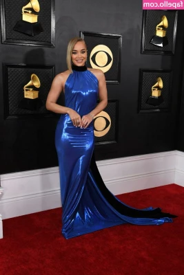 Rita Ora [ rita-ora ] - I wanna see your throbbing cock     5 Written Rate  10 Voice note