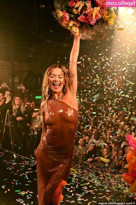 Rita Ora [ rita-ora ] - You d rather kiss my feet than get a girlfriend and I don t blame you
