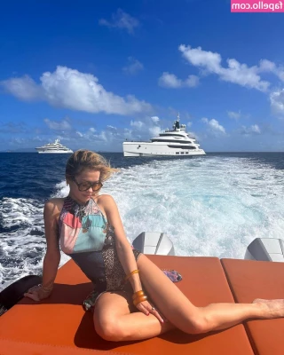 Rita Ora [ rita-ora ] - your fav booty 🍑🥵