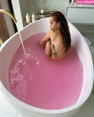 Rita Ora [ rita-ora ] - hehe camming is fun :D very hard to fit into my already busy