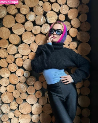 Rita Ora [ rita-ora ] - Too hot to wear underwear today🥵🥵🥵