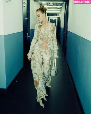 Rita Ora [ rita-ora ] - Mis pies
