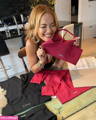 Rita Ora [ rita-ora ] - Nylons and booty for ya 😜❤️👣❤️