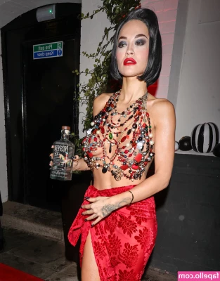 Rita Ora [ rita-ora ] - what’s your favorite color babe? 💕💜