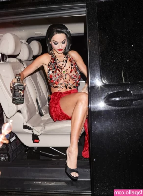 Rita Ora [ rita-ora ] - So hot n humid today