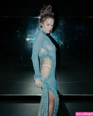 Rita Ora [ rita-ora ] - Nothing like a good stretch in the morning   hope you all have a