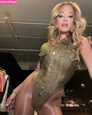 Rita Ora [ rita-ora ] - 8 days until Christmas  Wish I could lick your candy cane