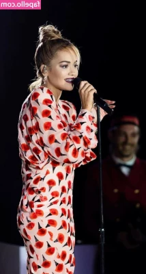 Rita Ora [ rita-ora ] - Heute mal wieder meinen geliebten Ledermantel getragen