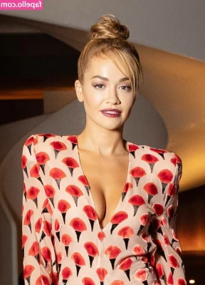 Rita Ora [ rita-ora ] - Love a cute girl that likes to worship big dick 😈 @jackiehoff