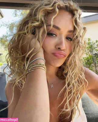 Rita Ora [ rita-ora ] - So my new video was an MC scene, so need to figure out how to edit it