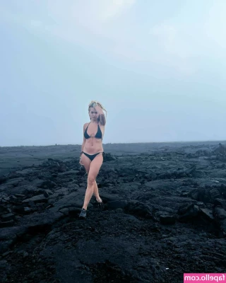 Rita Ora [ rita-ora ] - So hot in here.💋🔥