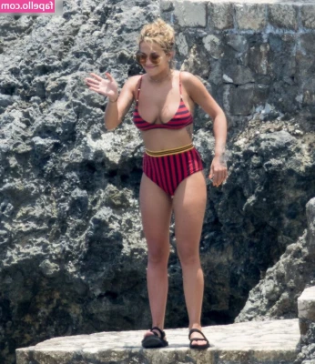Rita Ora [ rita-ora ] - fap to me ;)