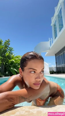 Rita Ora [ rita-ora ] - Heels 👠 and feet worship Sunday 😏😉🤤 cum worship my fresh