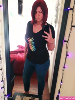 lexi_wolf [ lexi-wolf ] - Your redheaded girl knows how to make you think of me all the