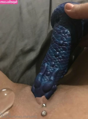 lexi_wolf [ lexi-wolf ] - I love posting explicit pics on my VIP page! I’m just a tease on
