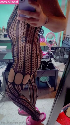 lexi_wolf [ lexi-wolf ] - Let’s play daddy. Tip me $5 dollars and receive a special something