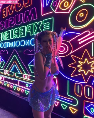 Phakthada_bj [ phakthada-bj ] - QUESTION 🧐 When watching porn, do you...